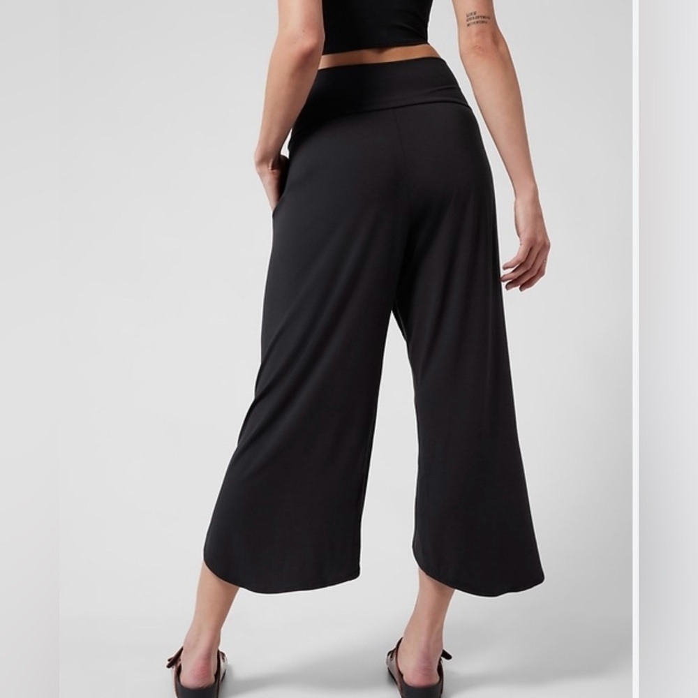 Woman’s XS Black balloon stretch pants wide legs
